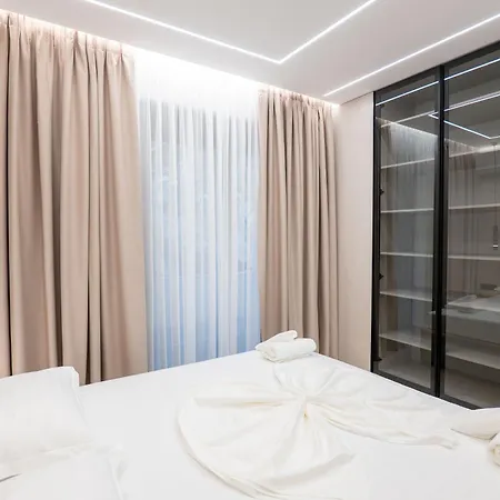 Jula Sea View Apartmán Sarandë